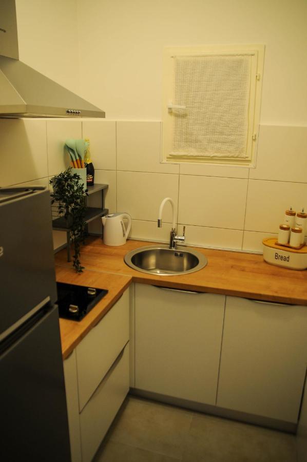 Apartman Gulliver In The Center, 10 Meters From The Sea With Private Parking In Natural Shade Rabac Exterior photo